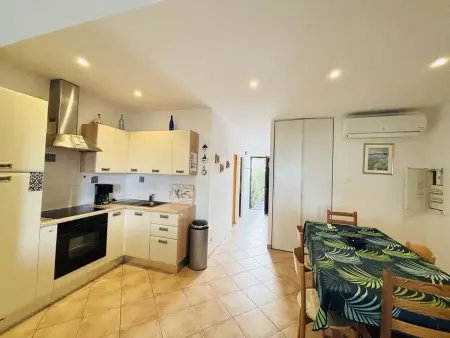 Appartement climatisé 6 couchages avec terrasse à 1.3 km de la plage à Lumio - Photo 1