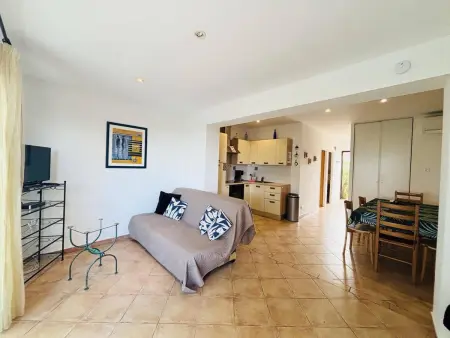 Appartement climatisé 6 couchages avec terrasse à 1.3 km de la plage à Lumio - Photo 11