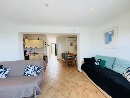 Appartement climatisé 6 couchages avec terrasse à 1.3 km de la plage à Lumio - Photo 15