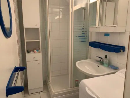 Maison conviviale : piscine chauffée, tennis, proche mer - Photo 9