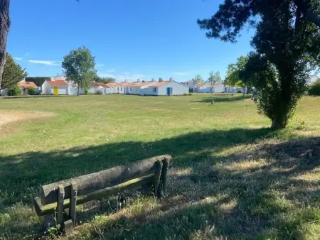 Maison Type 2 avec Piscine Chauffée, Tennis et Proximité Bord de Mer à Brétignolles - Photo 11