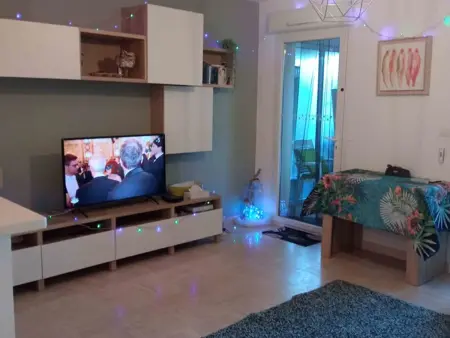 T2 Climatisé Avec Piscine, Wifi, Terrasse et Jardin au Port de Hyères - Photo 2