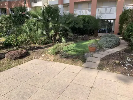 T2 Climatisé Avec Piscine, Wifi, Terrasse et Jardin au Port de Hyères - Photo 8