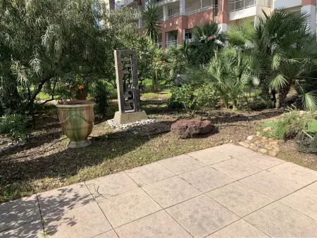 T2 Climatisé Avec Piscine, Wifi, Terrasse et Jardin au Port de Hyères - Photo 14