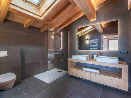 Chalet moderne à Combloux avec piscine et espace bien-être - Photo 9