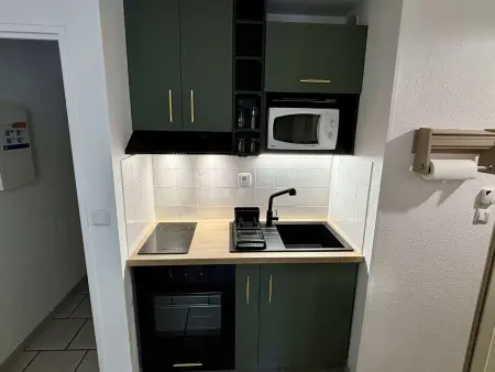 Appartement 2 pièces avec loggia vitrée, piscine et parking à 300m de la plage - Argelès-sur-Mer - Photo 2