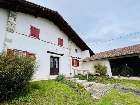 Charmante maison à Louhossoa, 6 personnes - Jardin & cheminée - Photo 1