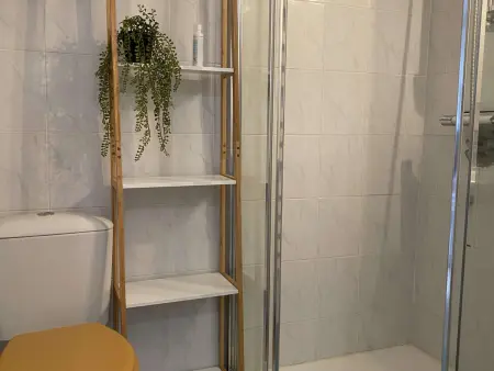 Studio Confort en Face des Thermes - Loggia, Clim, Parking - Balaruc-les-Bains - Photo 5
