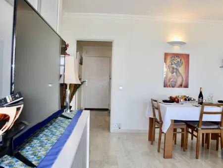Appartement 3 Pièces avec Terrasse, 4 Couchages, Climatisation, Villeneuve-Loubet Plage - Photo 3