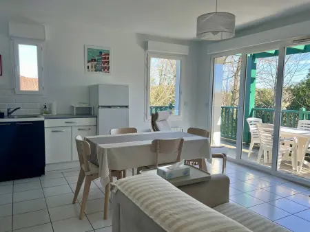 Appartement confortable 2P avec balcon et parking à Cambo-les-Bains - Photo 4