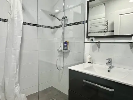 Appartement confortable 2P avec balcon et parking à Cambo-les-Bains - Photo 11