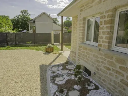 Chaleureuse maison à Troyes avec poêle et jardin, animaux acceptés - Photo 3