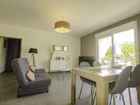 Chaleureuse maison à Troyes avec poêle et jardin, animaux acceptés - Photo 9