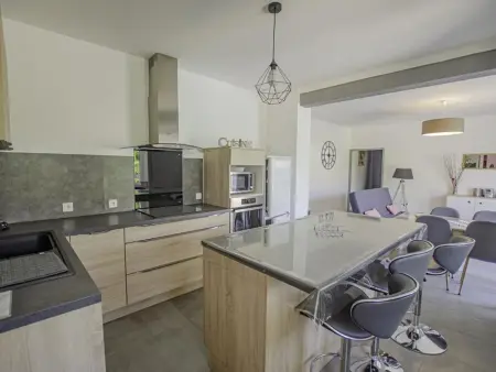 Chaleureuse maison à Troyes avec poêle et jardin, animaux acceptés - Photo 12