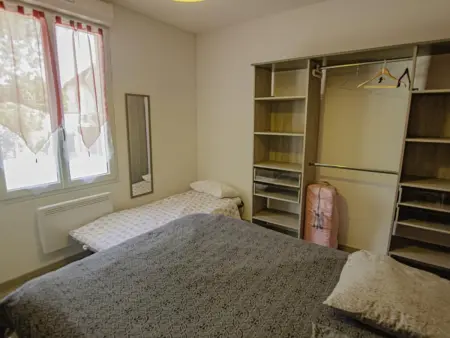 Chaleureuse maison à Troyes avec poêle et jardin, animaux acceptés - Photo 14