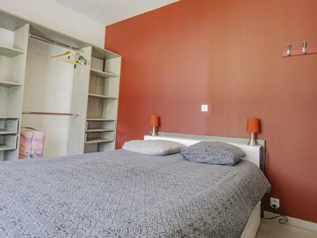 Chaleureuse maison à Troyes avec poêle et jardin, animaux acceptés - Photo 15