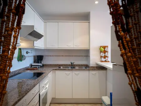 Appartement moderne à 280m de la plage avec piscine et climatisation - Photo 10