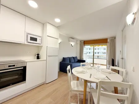Appartement Confortable à Salou - 500m de la Plage, 3 Piscines, Wi-Fi Gratuit - Photo 4