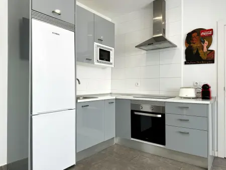Appartement Moderne à Salou: Plage, Terrasse Spacieuse, Clim, Wifi, Garage Inclus - Photo 12