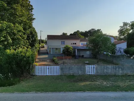 Maison spacieuse avec jardin près de la plage à La Faute-sur-Mer - Photo 11