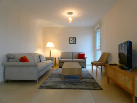 Appartement spacieux avec rooftop et garages privés à 3 min de la gare d'Épernon - Photo 2