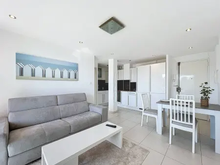 Appartement T2 lumineux proche plage avec parking privé - Photo 2