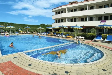 Residence Eurobeach Cavallino-2-Raum-app 40 qm 5 Pers Family, Appartement à Cavallino près de l'Adriatique - Photo 1