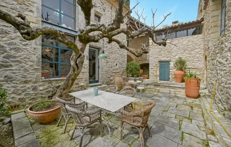 Maison 10 personnes à Lussan - Photo 1