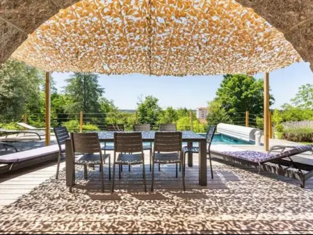 Élégante maison à Vichy : piscine chauffée, jardin arboré, terrasse et climatisation - Photo 17