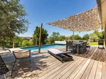 Élégante maison à Vichy : piscine chauffée, jardin arboré, terrasse et climatisation - Photo 20