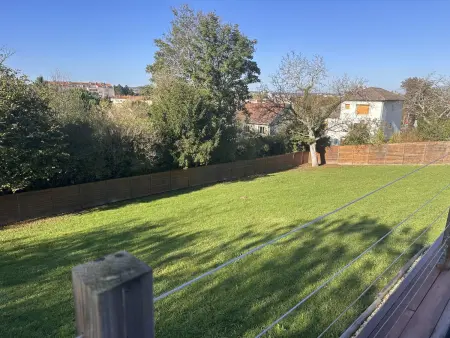 Élégante maison à Vichy : piscine chauffée, jardin arboré, terrasse et climatisation - Photo 24