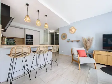 Appartement Standing avec Terrasse, Piscine et Accès Plage, 2 Chambres, Climatisé, Parking, PMR - Photo 8