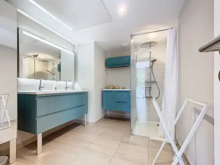 Appartement Standing avec Terrasse, Piscine et Accès Plage, 2 Chambres, Climatisé, Parking, PMR - Photo 12