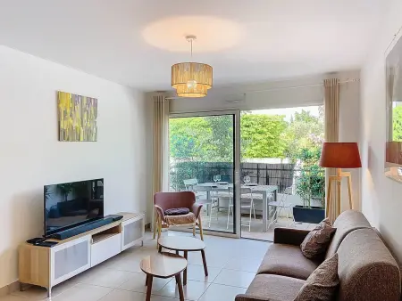 Appartement à 150m plage des Lecques, climatisé, piscine, terrasse, 2 chambres, parking - 4 étoiles - Photo 3