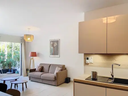 Appartement à 150m plage des Lecques, climatisé, piscine, terrasse, 2 chambres, parking - 4 étoiles - Photo 5