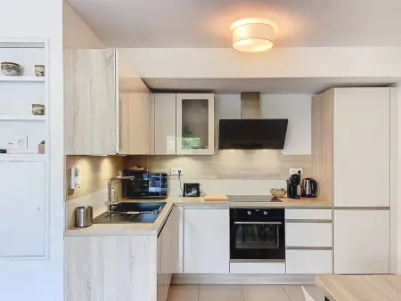 Appartement à 150m plage des Lecques, climatisé, piscine, terrasse, 2 chambres, parking - 4 étoiles - Photo 6