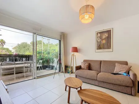 Appartement à 150m plage des Lecques, climatisé, piscine, terrasse, 2 chambres, parking - 4 étoiles - Photo 7