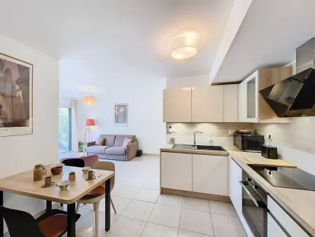Appartement à 150m plage des Lecques, climatisé, piscine, terrasse, 2 chambres, parking - 4 étoiles - Photo 15