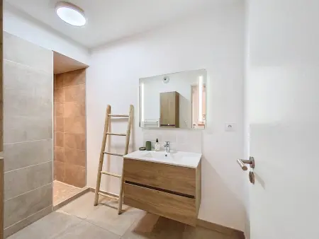 Appartement à 150m plage des Lecques, climatisé, piscine, terrasse, 2 chambres, parking - 4 étoiles - Photo 20