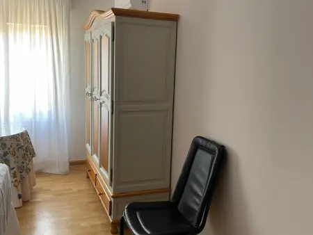Appartement central à Jaca avec balcon, 3 chambres, 2 salles de bains, parking inclus - Photo 5