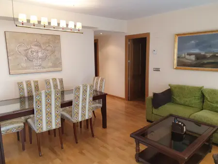 Appartement central à Jaca avec balcon, 3 chambres, 2 salles de bains, parking inclus - Photo 11