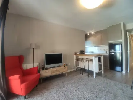 Bel appartement avec piscine, gym et parking, proche centre de Jaca - Photo 2