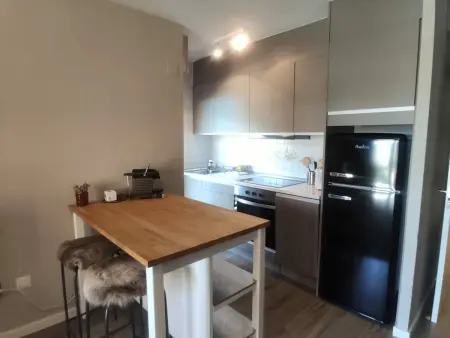 Bel appartement avec piscine, gym et parking, proche centre de Jaca - Photo 4