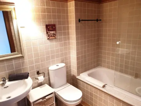 Duplex lumineux 3 chambres avec parc et proche golf à Jaca - Photo 14