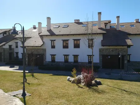 Duplex lumineux 3 chambres avec parc et proche golf à Jaca - Photo 18