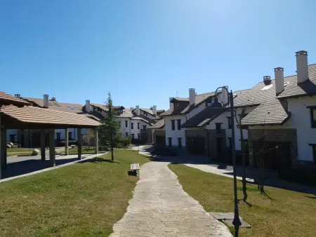 Duplex lumineux 3 chambres avec parc et proche golf à Jaca - Photo 19