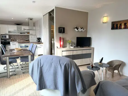 Maison avec WIFI, véranda, à 320m de la mer et à 500m de la plage, à Trégastel - Photo 4