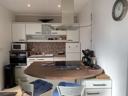 Maison avec WIFI, véranda, à 320m de la mer et à 500m de la plage, à Trégastel - Photo 12