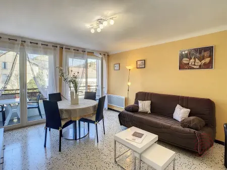 Appartement F2 moderne à Lamalou-les-Bains, proche thermes, balcon, Wi-Fi, animaux acceptés - Photo 4