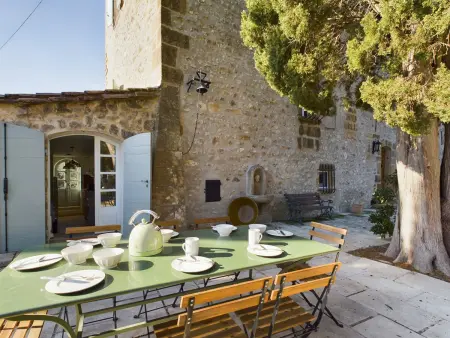 Mas rénové à Mouriès avec piscine, 6 chambres, terrasses et pool houses, en pleine nature provençale. - Photo 6